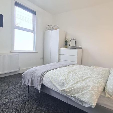 Spacious Private Room In Manor Park London Exterior photo