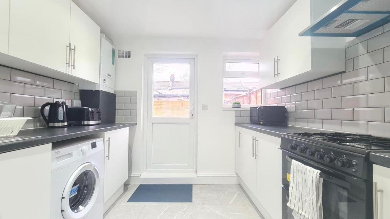 Spacious Private Room In Manor Park London Exterior photo